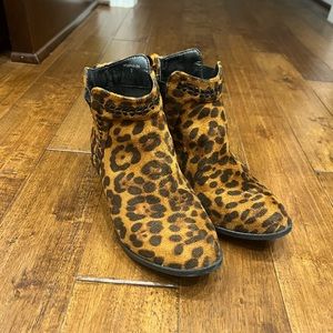 Women’s printed boots. Size 9.